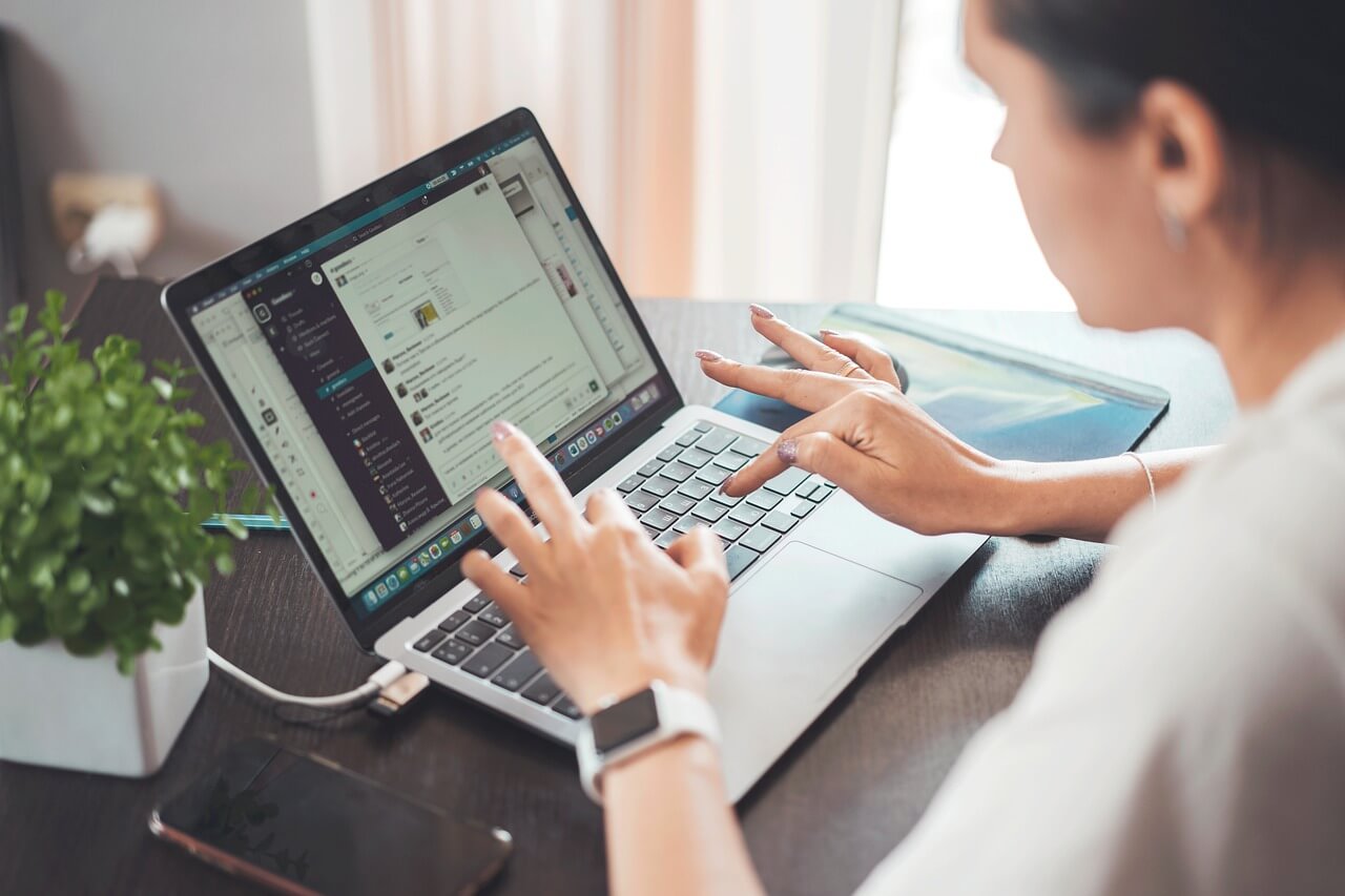 Comment gérer le télétravail quand on vit en couple ? | Photo par VisionPics